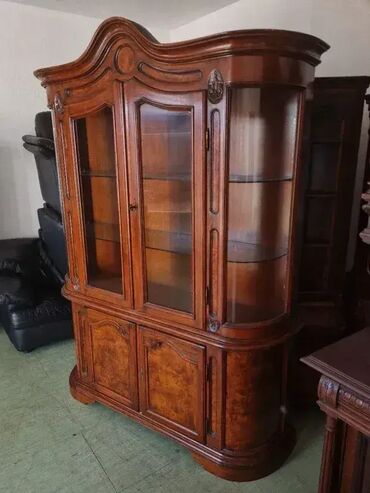 Stilske vitrine: Prelepa vitrina. Visina 220 cm Sirina 160 cm Dubina 45 cm — 10