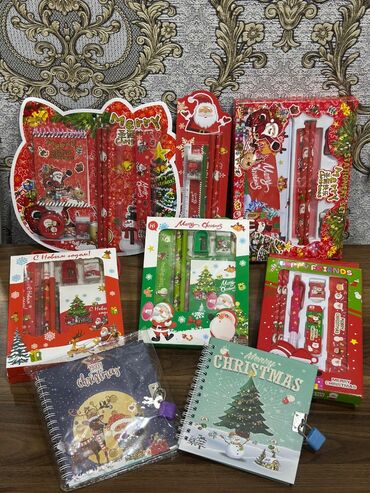 Yeni il oyuncaqları və bəzəkləri: Yeni il qutulari, Qiymet 1-2 azn civarindadi hamisini goturene endirim — 8