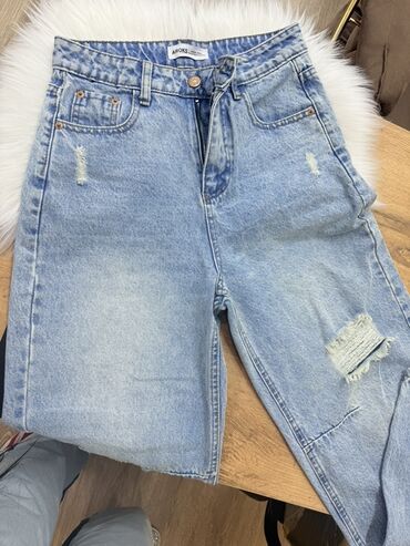 Daewoo: Model: AROKS denim şort Rəng: Açıq mavi, yüngül yuyulma effekti