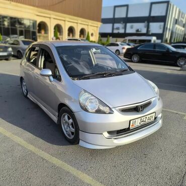 меняю на хонда одиссей: Honda Fit: 2002 г., 1.3 л, Автомат, Бензин, Универсал