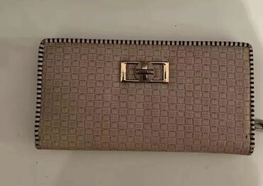 miu miu eynek: Əl çantası, Balenciaga, Yeni