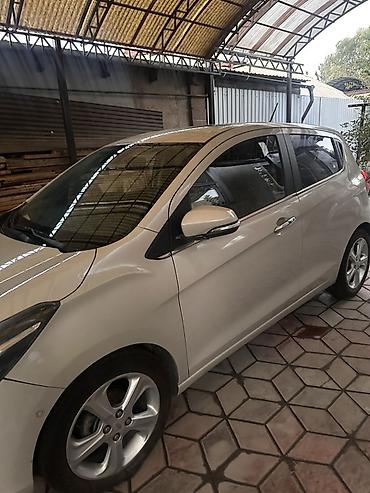 Продажа авто: Chevrolet Spark: 2016 г., 0.9 л, Автомат, Бензин, Хэтчбэк — 2