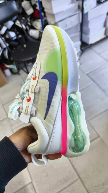 advent kalendar sa sminkom: Trainers, Nike, size - 41
