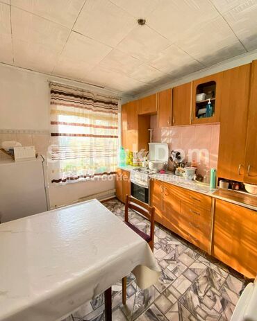 сниму дом недорого: 4 комнаты, 81 м², 103 серия, 2 этаж, Косметический ремонт