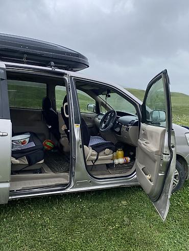 сидения авто: Toyota Noah: 2003 г., 2 л, Автомат, Бензин, Минивэн — 5