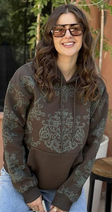 одежд: Женское худи с барочным объемным принтом - Модель: утеплённое худи с — 4