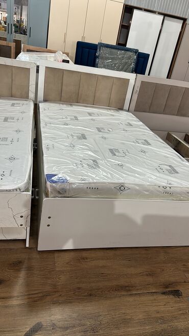 Полутороспальные кровати: Кровать полуторка Ширина 1.20см Длина 2м Цена с матрасом 16500 сом — 4