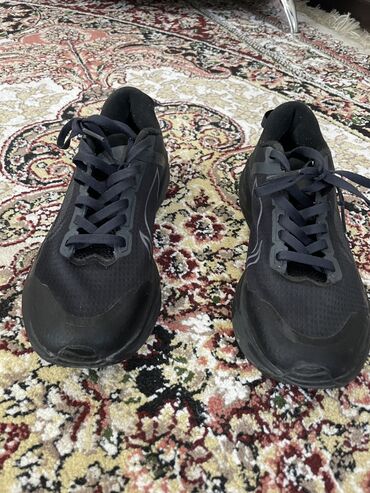 кроссовки bona: Продаю оригинал обувь лининг 40,5 размера или 40 в идеальном состоянии
