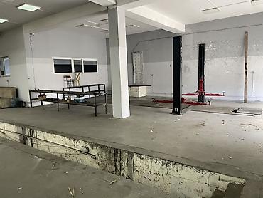 Daşınmaz əmlak: 1 teze padyomnik 1 yama herbiri 800azn. İçərisi geniş boyuk balaca — 3