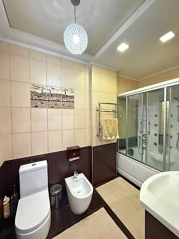 Продажа квартир: 3 комнаты, 132 м², 7 мкр Элитка, 4 этаж, Дизайнерский ремонт — 8