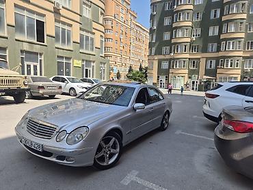Mercedes-Benz: Mercedes-Benz E-Class sedan - Gümüşü rəng, 4 qapılı kuzov - AMG — 12