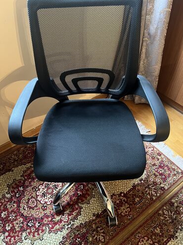 Ofis və oyun kresloları: Yeni, Təkərli, Qolları tənzimlənmir, Parça