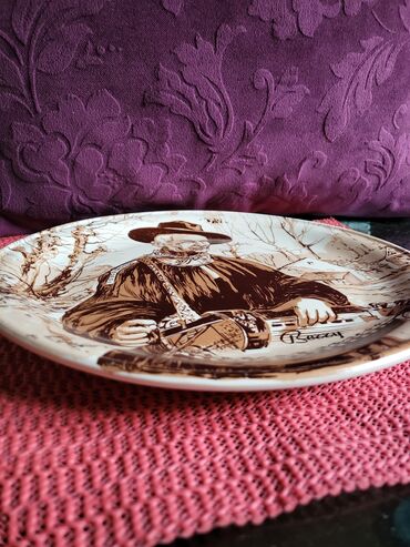 Ostalo posuđe: Tanjir nov iz 80ih Rec Castelroux Francuska,rucni rad,rucno oslikan — 7