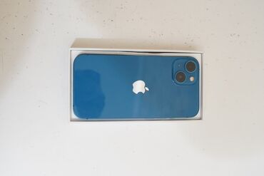 Apple iPhone: IPhone 13, Б/у, 128 ГБ, Синий, Наушники, Зарядное устройство, Защитное стекло, 81 %