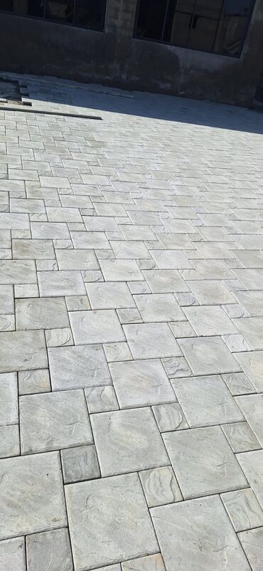 Tamet: Tamet döşəmə xidməti – dekorativ beton/daş təməli ilə həyət və giriş — 23