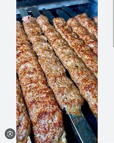 sumaq: Kabab xidməti – manqalda müxtəlif növ kabablar və qarnirlər — 3