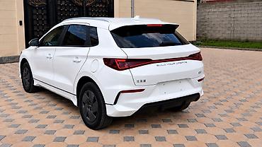 взрослый электрокар: BYD E2: 2023 г., Электромобиль, Хэтчбэк — 4
