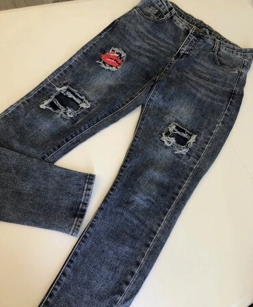 джинсовые юбки на пуговицах: • Model: Qaranlıq mavi yuyulmuş effektli jeans şalvar • Kəsim