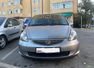 Honda: Honda Fit: 2005 г., 1.3 л, Автомат, Бензин