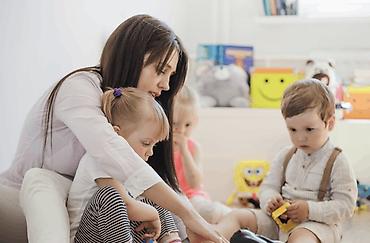 dayə işi 2023: Dayə axtarılır 👶🏻 İşə məsuliyyətli, uşaqlara mehriban davranan — 1