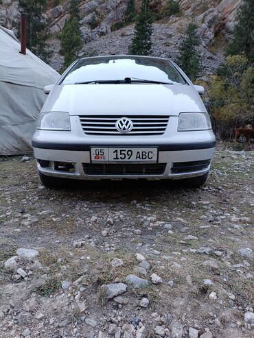 Продажа авто: Volkswagen Sharan: 2000 г., 2 л, Механика, Бензин, Минивэн