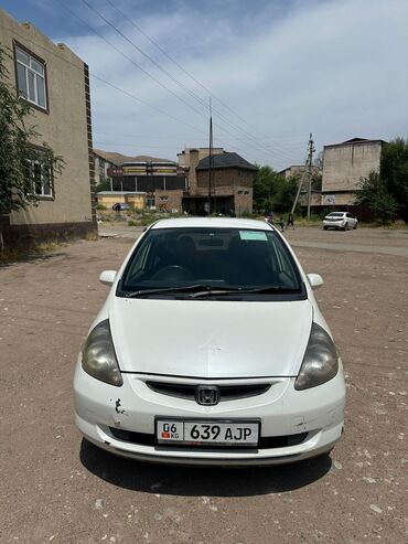Продажа авто: Honda Fit: 2002 г., 1.3 л, Вариатор, Бензин, Хэтчбэк