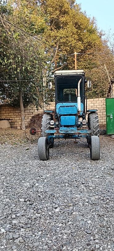 215 75 16 c: Traktor – mavi rəngli, kabinalı, arxa təkərli çəkici - Model tipi — 3