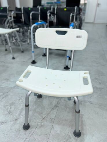 Медицинская мебель: Стул для ванной и душа,стул со спинкой, стул пожилых людей для мытья