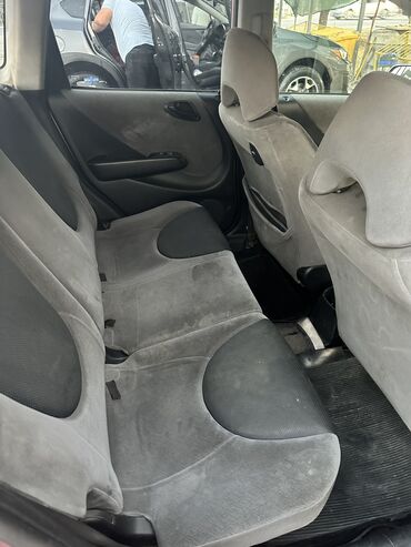 Honda: Honda Fit: 2002 г., 1.3 л, Вариатор, Газ, Хэтчбэк — 9