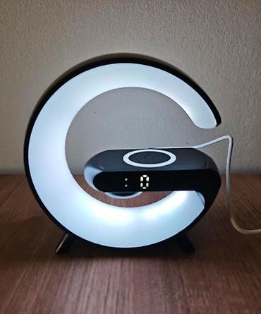 saat alan: RGB “G” formalı masaüstü saat-lampa və simsiz şarj qurğusu (3‑ü 1-də) — 3