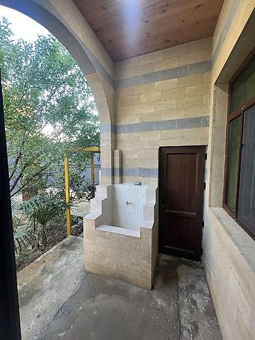 Həyət evləri və villaların satışı: Satış üçün həyət evi Ünvan Zabrat1 - Memarlıq: İki mərtəbəli, fasadı — 14
