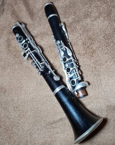 Gitaralar: Məhsul: Klarnet (iki hissəli korpus və ağızlıq qapağı ilə) Təsvir: -