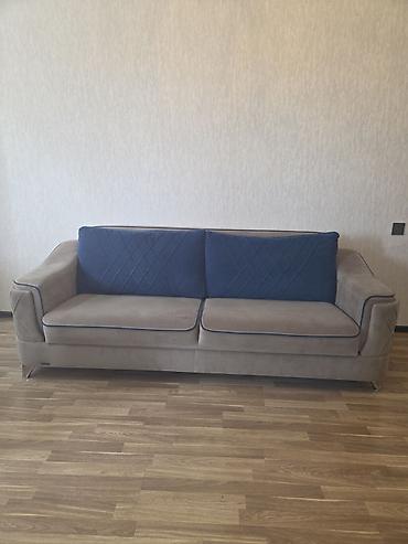 Divanlar: - Üç nəfərlik müasir divan - Rəng: boz korpus, tünd mavi arxa — 1