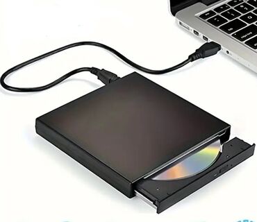 stolüstü kompüter: CD və DVD oxuyucu. Kompüterlərə birləşdirilə bilən disk oxuyucu