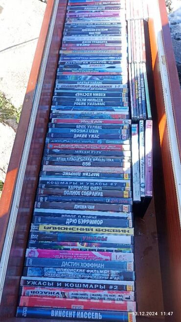 CD, DVD диски: DVD диски с фильмами в количестве 90 шт.Продаю цена 500 сом за все по at lalafo.kg CD, DVD диски: DVD диски с фильмами в количестве 90 шт.Продаю цена 500 сом за все по