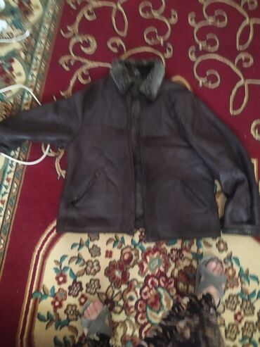 ласаграда куртки: Куртка түсү - Күрөң