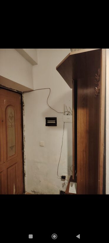 Uzunmüddətli kirayə mənzillər: Xırdalanda yol qırağı 2 otaqlı əşyalı ev kirayə verilir 3 mərtəbə — 6