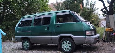 малометражка машина: Toyota Hiace: 1984 г., 1.6 л, Механика, Дизель, Минивэн