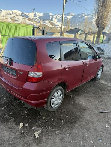 Honda: Honda Fit: 2001 г., 1.3 л, Вариатор, Бензин, Хэтчбэк — 3