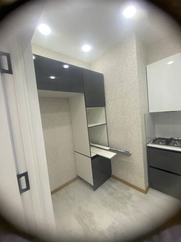 Uzunmüddətli kirayə mənzillər: Yasamal rayonu Şərifzadə küçəsində, kaktus resdoranının yanında 18 — 6