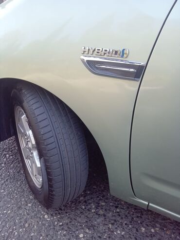 Toyota: Toyota Prius Hybrid – liftbek - Yanacaq sistemi: hibrid (benzin + — 2