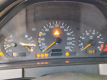 Mercedes-Benz: Mercedes-Benz E-Class: 2.3 l | 1997 il Sedan — 8