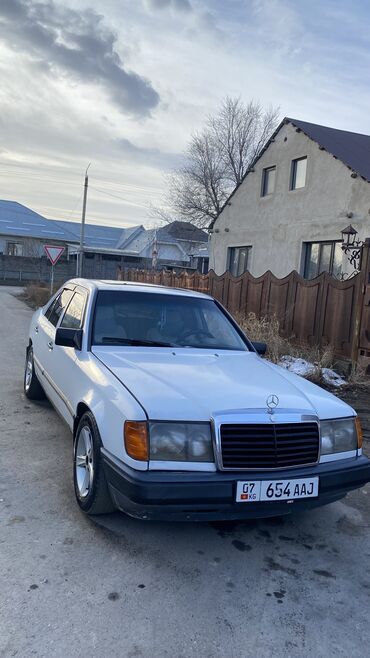 мерсадес 211: Mercedes-Benz 200: 1988 г., 2 л, Механика, Дизель, Седан