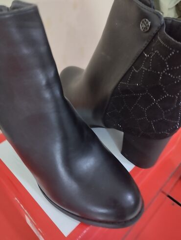 Botinka və botilyonlar: Dolce & Gabbana, Ölçü: 37, rəng - Qara, Yeni — 3