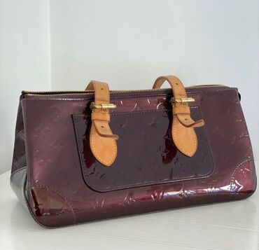 bag for women: Louis Vuitton Vintage Rosewood Avenue Amarante Monogram Vernis Satchel