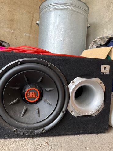 зарядка аккумулятора бишкек цена: Самбуфер JBL отличным состояние в городе Ош цена 15 ххх JBL калонка