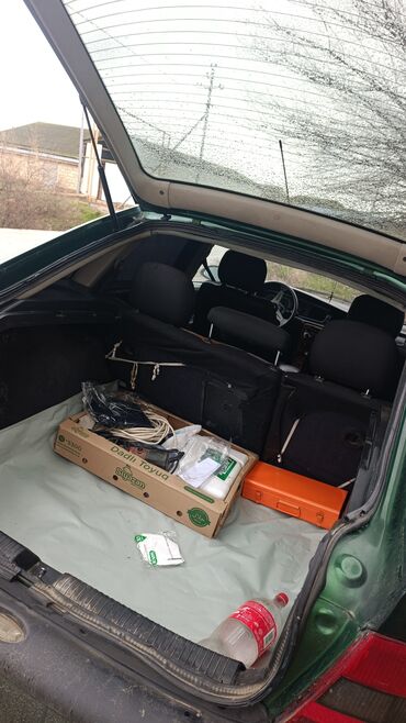 Opel: Opel Vectra B sedan/hatchback (yaşıl rəng) Xüsusiyyətlər: - Kuzov: 5 — 6