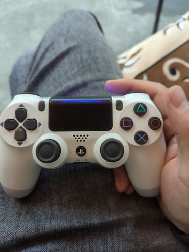 Видеоигры и приставки: Продам джойстик от PlayStation 4 dualshock в идеальном состоянии