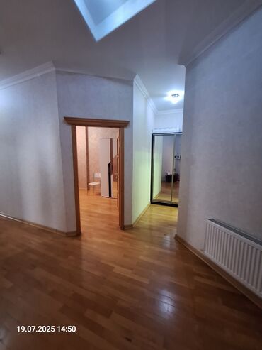 Yeni tikili: 2 otaqlı, Yeni tikili, m. Elmlər Akademiyası, 90 kv. m — 18