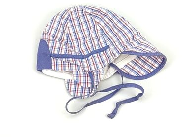 czapka z podnoszonymi uszami: Czapka z daszkiem 1.5-2 lat, stan - Dobry
